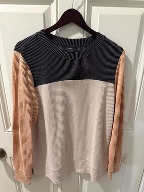 YZEGGO Ribbed Knit Top in Black/Cream Size L Smoke Free